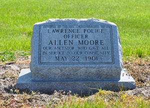 Photo of Officer Allen Moore's headstone